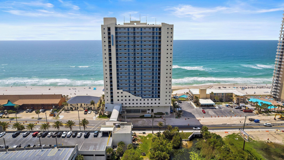 Primary image, 2 Beachfront Condos BBQ Balconies, Resort Pool, Hot Tub + Direct Beach Access, Bay