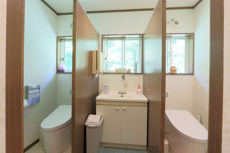 Bathroom 4, Resort Pension Shikisai, Gujō