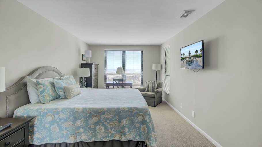 Bedroom 3, 307 Summerhouse by Avantstay Oceanfront, View, Shared Pool, Charleston