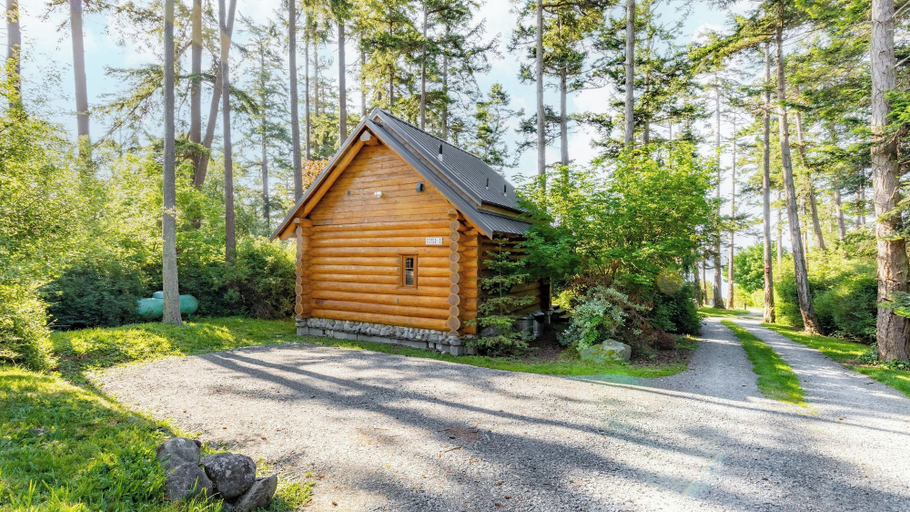 Exterior & Views 2, Penn Cove Overlook by Avantstay Cabin w/ Views, Island