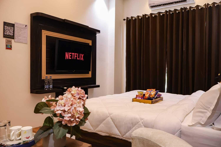 Room 4, The Glam By Sandane Homes, Gautam Buddha Nagar