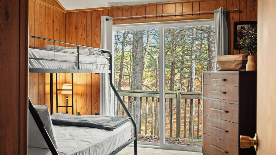 Bedroom 3, Mohegan by Avantstay Private Dock + Firepit Community Pool + Beach, Monroe