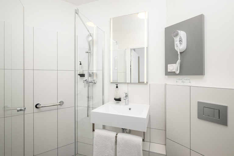 Bathroom 4, B&B Hotel Kalisz, Kalisz