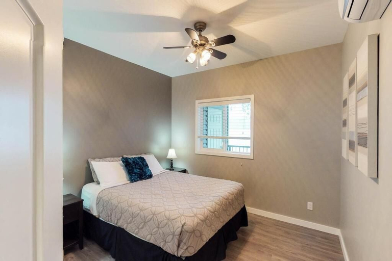 Room 4, Sunshine Beach, Kootenay Boundary