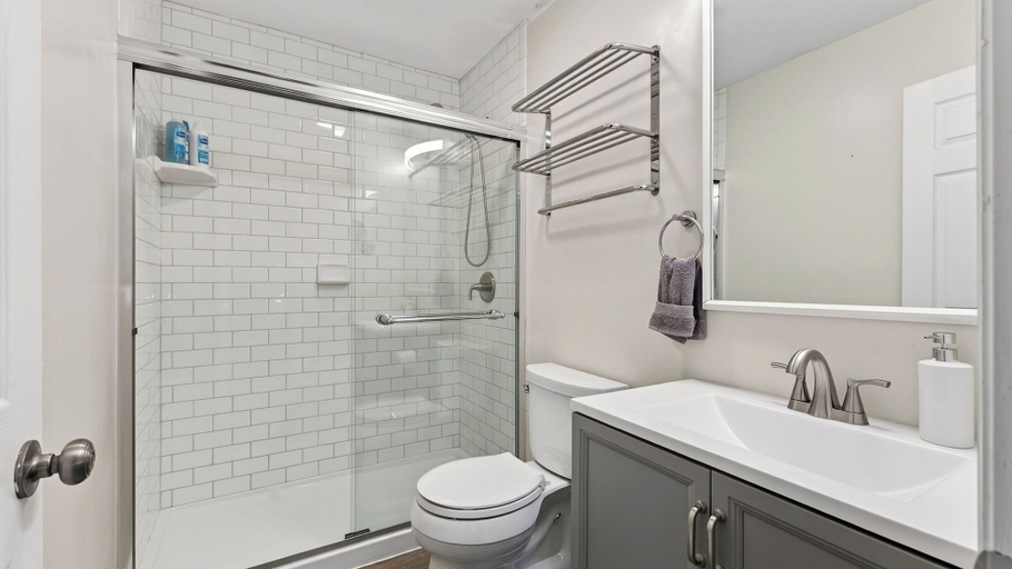 Interior 3, Riverfront Rhythm by Avantstay Shared Pool + Balcony + River Views Walk to Broadway + Germantown, Davidson