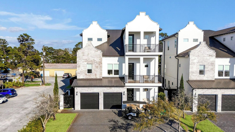 Exterior & Views 2, 3 Blocks to Beach Sleeps 19 Pool, Spa & Golf Cart in Gulf Place, Walton
