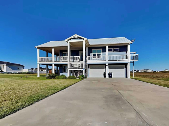 Exterior & Views 2, Salty Sunrise by Miss Kitty’s, Aransas