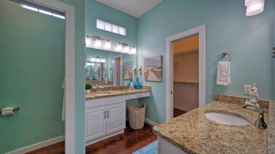 Bathroom 4, Shared Resort-style Pool, Playground, Patio w/ Bar Tidal Times by Avantstay, Nueces