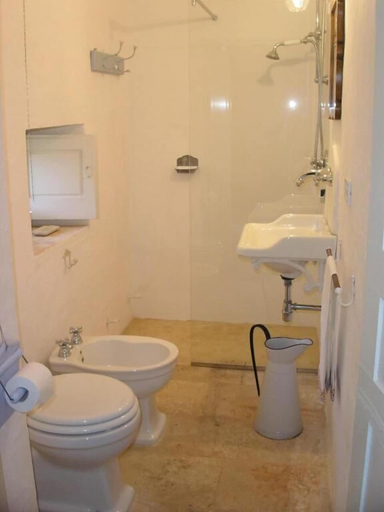 Bathroom 2, Masseria Tagliente, Taranto
