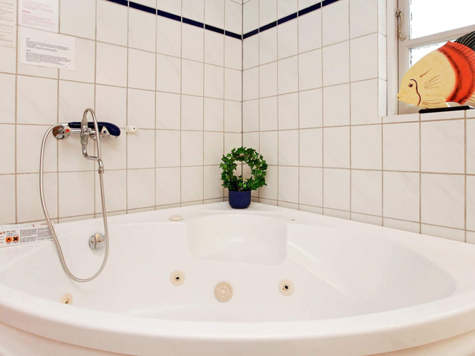 Bathroom 3, 4 Star Holiday Home in Idestrup, Guldborgsund