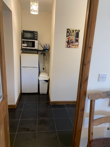 Others 5, Cozy Coastal Apartment in Kilgetty With Views, Pembrokeshire