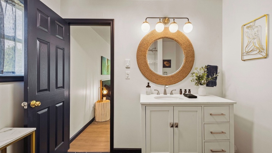 Bathroom 4, For Lake Sake by Avantstay Lakefront + Hot Tub + View, Monroe