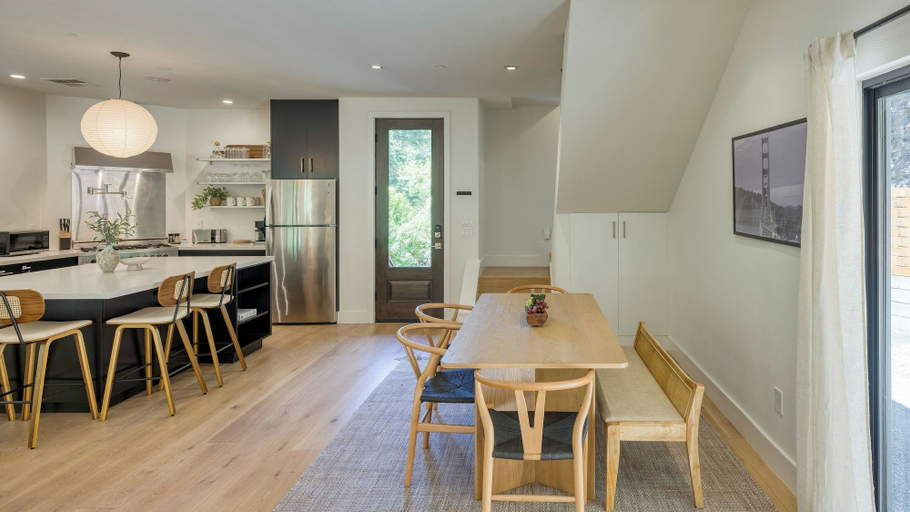 Food & Drinks, Mill Creek by Avantstay Modern Design, Patio, Hot Tub, Sonoma