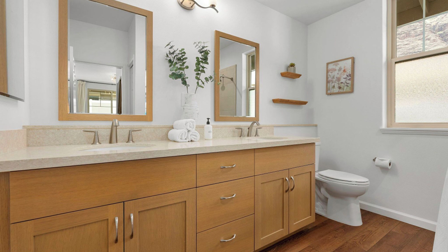 Bathroom 4, Makaha Villa by Avantstay Mountain + Ocean Views, Honolulu