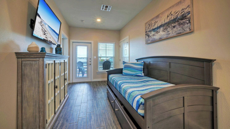 Bedroom 3, Pool, Rooftop w/ Island Views, Blocks to Beach Seas Your Dreams by Avantstay, Nueces