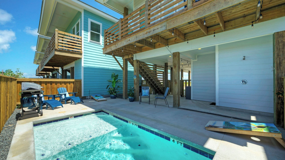 Primary image, Sleeps 20 2 Homes, Beach Boardwalk Access, Private Pools, Stunning Views, Nueces