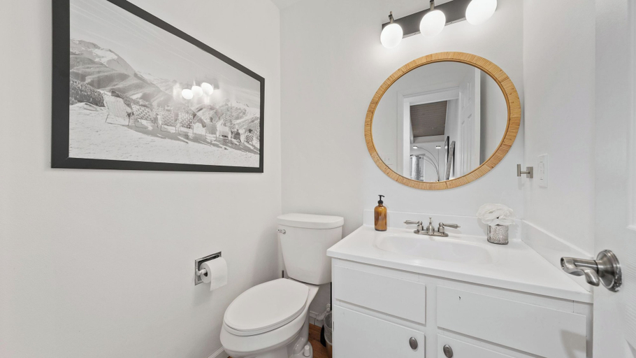 Interior 4, Golden Mountain Chalet by Avantstay Incline Village Stay + Minutes to Lake Tahoe, Skiing + Scenic Trails, Washoe