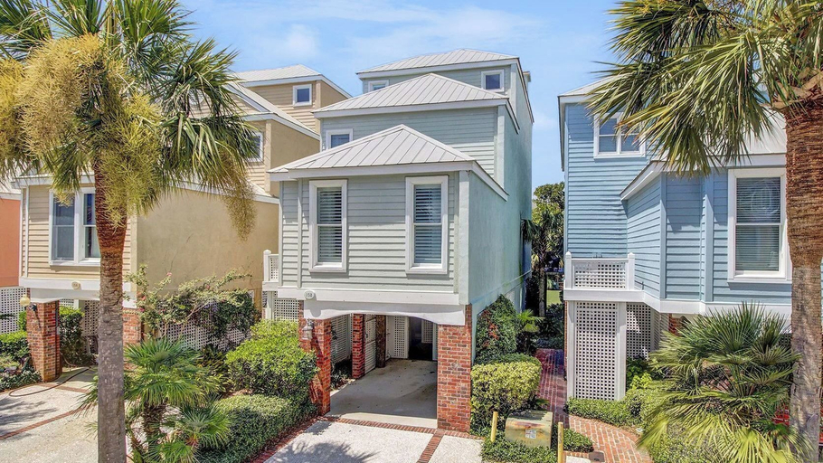 Exterior & Views, 103 Grand Pavilion by Avantstay Steps to Beach!, Charleston