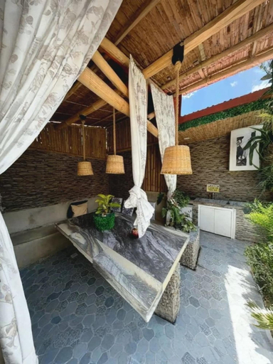 Exterior 4, Charming House with Private Pool, Bacolod City