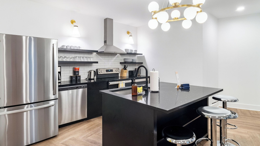 Interior 2, 916 Main 12 Unit Buyout - 30bdrs! Prvt Two Floors, Davidson