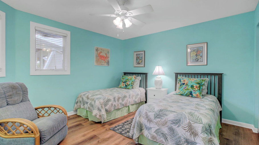 Bedroom 3, 103 H Tidewater by Avantstay Walk to Beach Community Pool, Charleston