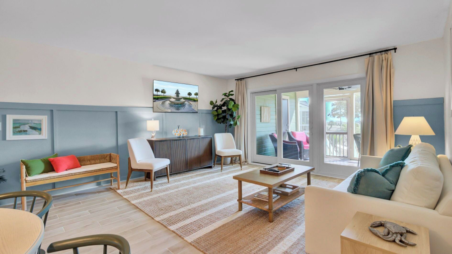 Primary image, 5B Mariners Walk by Avantstay Shared Pool Minutes to Waterfront Dining + Shops, Charleston