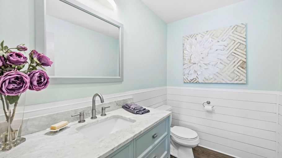 Bathroom, Sun Up, Sun Down by Avantstay Pool w/ Waterfall, Iredell