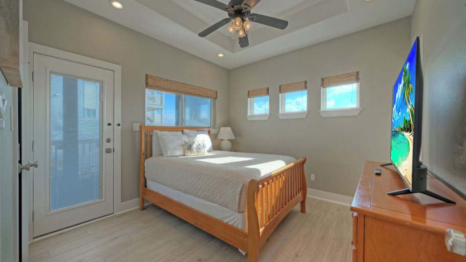 Bedroom 3, Sleeps 24 2 Homes w/ Beach Boardwalk Access & Deck Views Steps to the Beach, Nueces