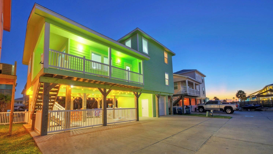 Exterior & Views 2, Reel Life Dreams by Avantstay Pool + Near Beach!, Nueces