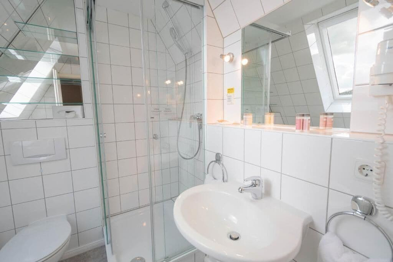 Bathroom 5, Hotel Imperial Rügen, Vorpommern-Rügen