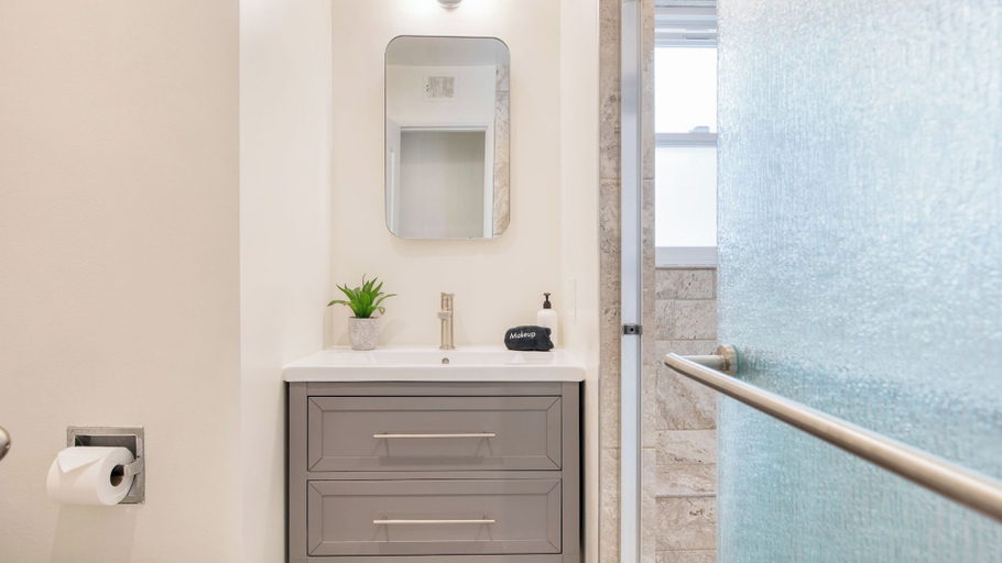 Bathroom 4, Surfrider I by Avantstay Walk to the Beach + Patio, Orange