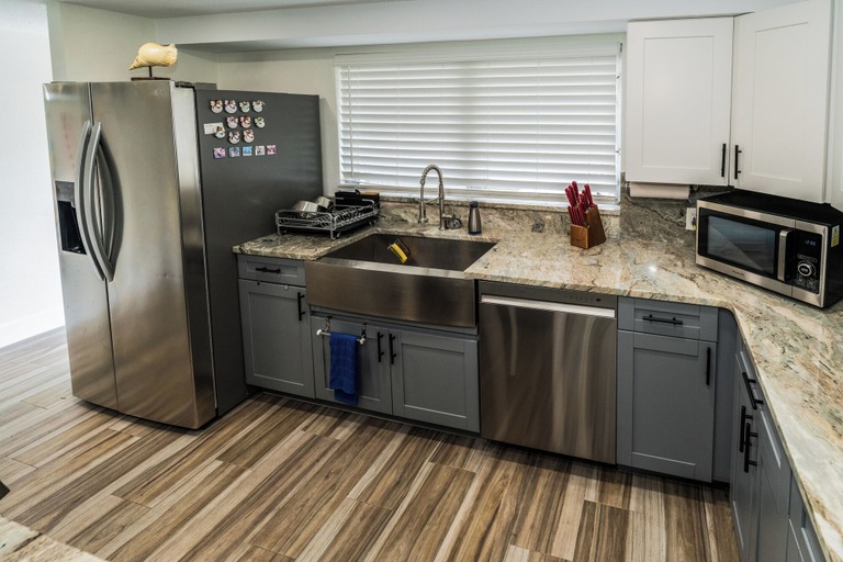 Private kitchen 5, Mejia’s Little House - Cozy Waterfront Escape, Pasco