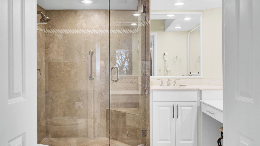 Bathroom 4, 123d Shipwatch by Avantstay Beach Access + Pool, Charleston