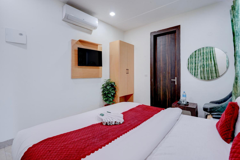 Bedroom 3, Roomquet Comfort Inn, Kaushambi