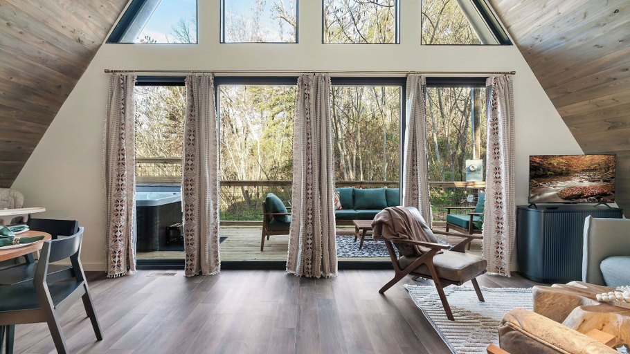 Interior 2, Fireside on Mortar by Avantstay Modern A-fram Home + Hot Tub + Firepit + Forest Views, Sevier