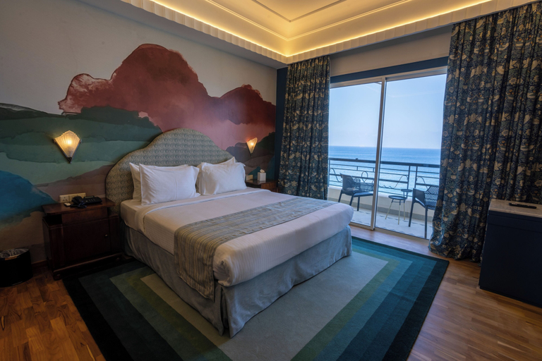 Bedroom 4, Warwick Palm Beach Hotel, Beirut
