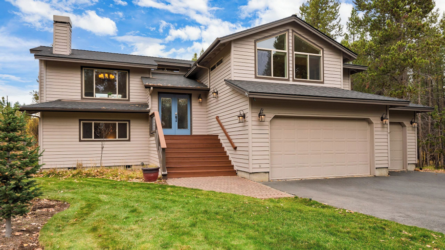 Exterior & Views 2, Private Boat Ramp Access Hot Tub, Fire Pit, Deck River Meadows by Avantstay, Deschutes