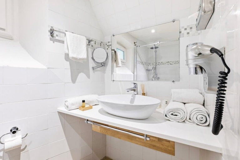 Bathroom 4, Villa Claudia Hotel Cannes Centre - Parking, Alpes-Maritimes