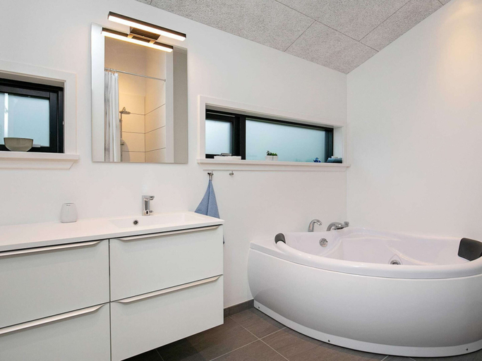 Bathroom 3, 5 Star Holiday Home in Hjorring, Hjørring