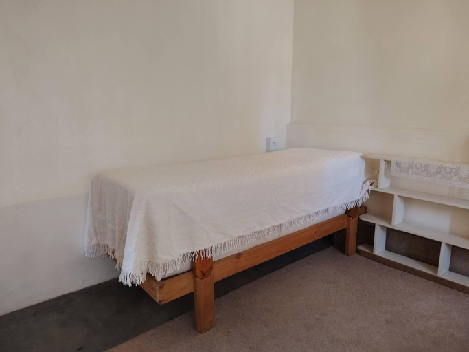 Bedroom 3, Off-Grid Cottage Mountain Views Horses Sunset, West Coast