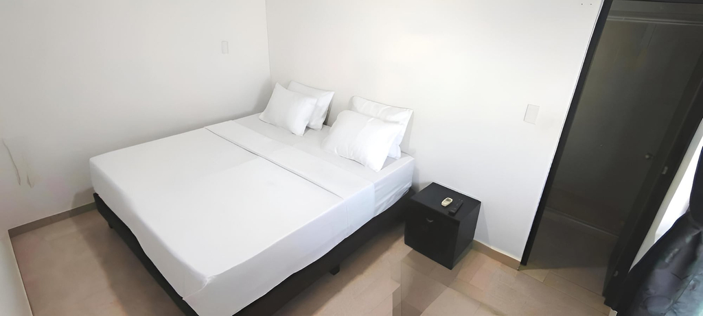 Room 4, Hotel San Rin, Nilo