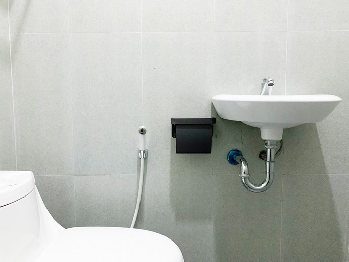 Bathroom 5, Urbanview Hotel The Little Social Yogyakarta, Sleman