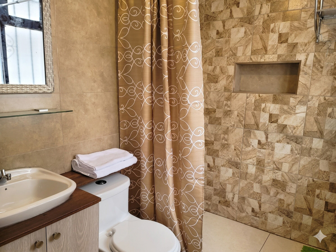 Bathroom, Historic Center Quito by Otium, Quito