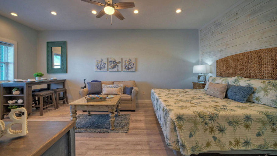 Bedroom 5, Beach Boardwalk Access, 2 Pools, Pickleball/tennis Beach Bliss by Avantstay, Nueces