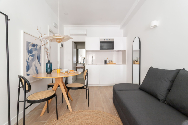Room 3, Lapa Diplomatic Flat 0 4 by Feel Lisboa, Lisbon