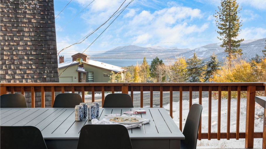 Food & Drinks, Chickaree by Avantstay A-frame w/ Mountain Views, Placer