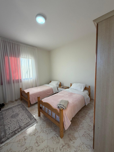 Others 5, Hostel Rinas, Tiranës
