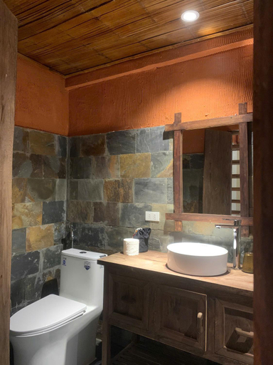 Bathroom 4, Pu Luong Discovery, Bá Thước