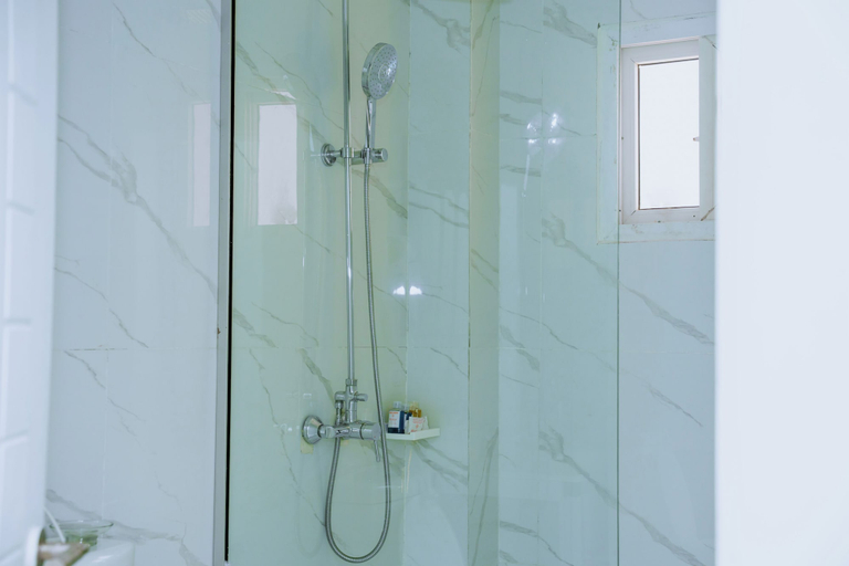 Bathroom 3, Sinkor Palace, Greater Monrovia