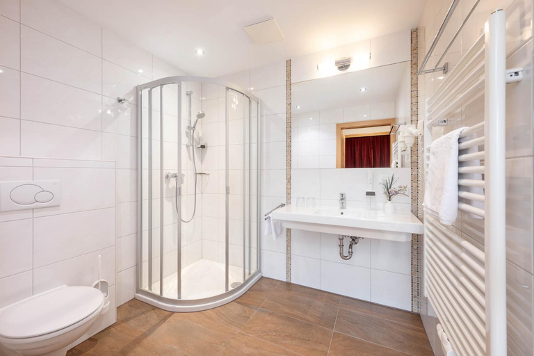 Bathroom 3, Hotel Sonnschupfer, Liezen